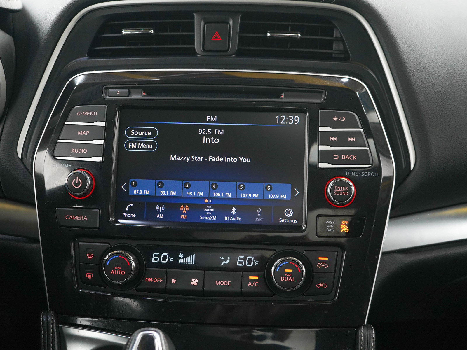 Used 2023 Nissan Maxima SL FWD image 15