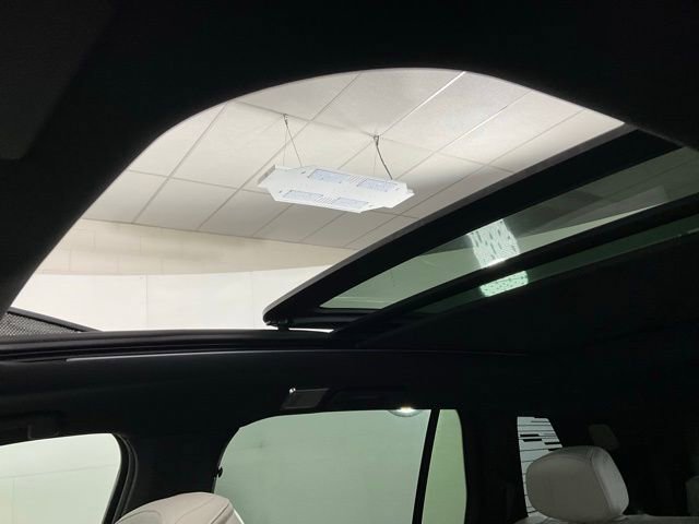 New 2026 Cadillac Vistiq Luxury image 16