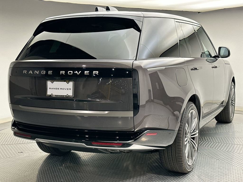 New 2025 Land Rover Range Rover SE image 3