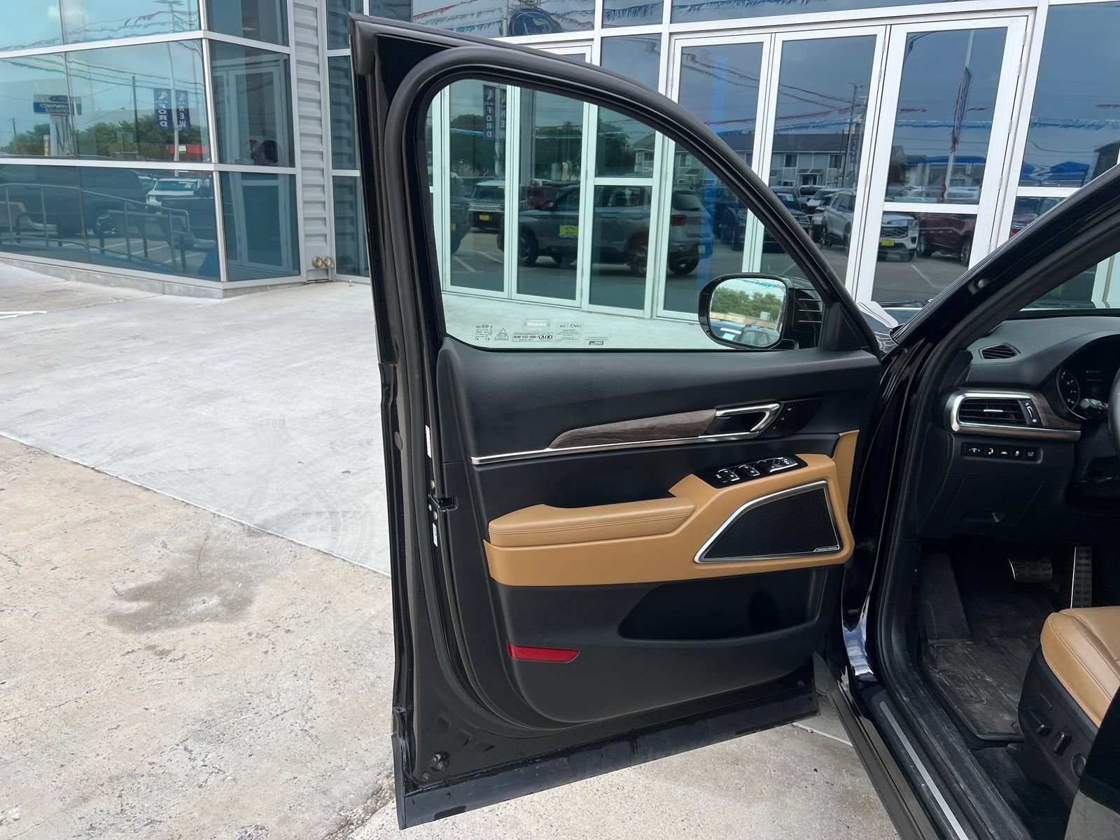Used 2021 Kia Telluride SX w/ Towing Package FWD image 10