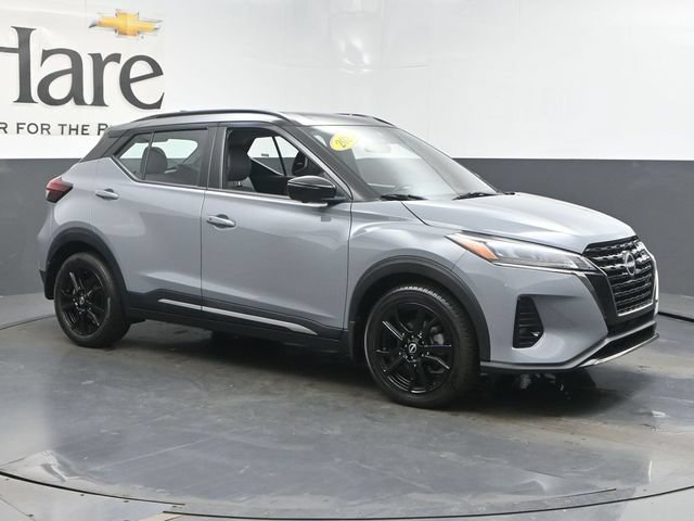 Used 2023 Nissan Kicks SR w/ SR Premium Package FWD image 6