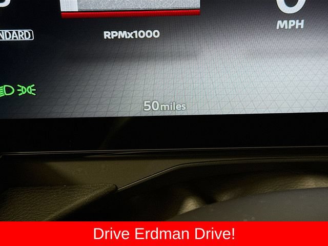 Used 2025 Nissan Kicks SR AWD/4WD image 32