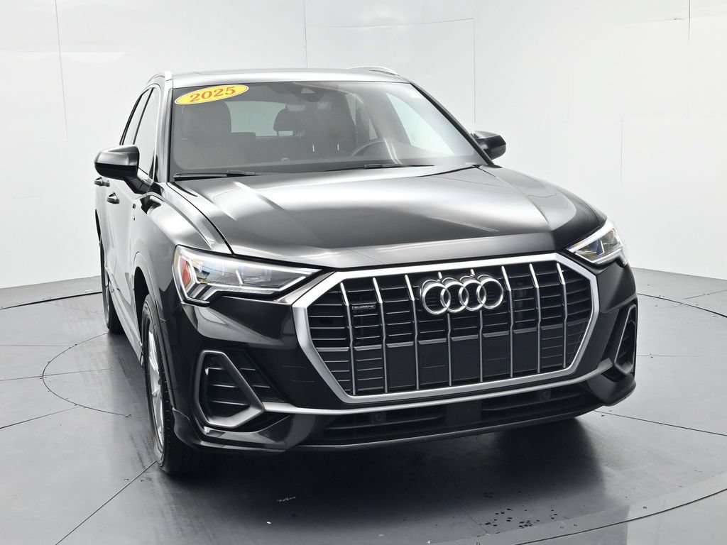Used 2025 Audi Q3 2.0T Premium AWD/4WD image 2