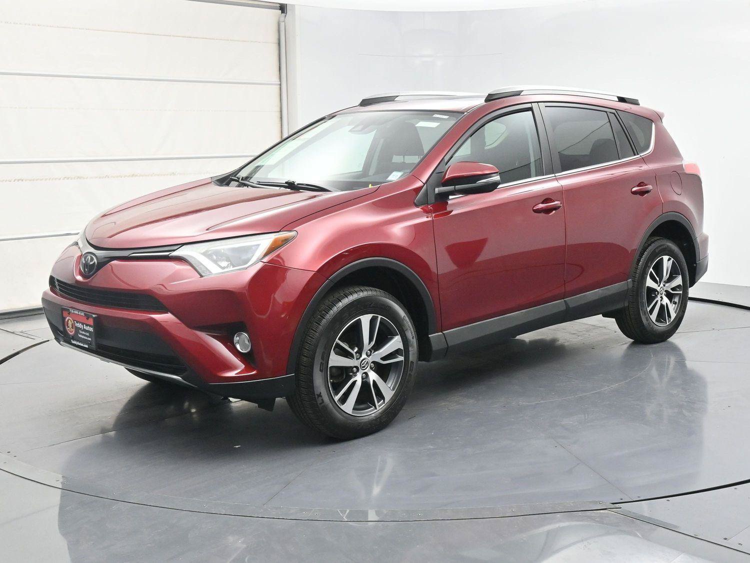 Used 2018 Toyota RAV4 XLE FWD image 1