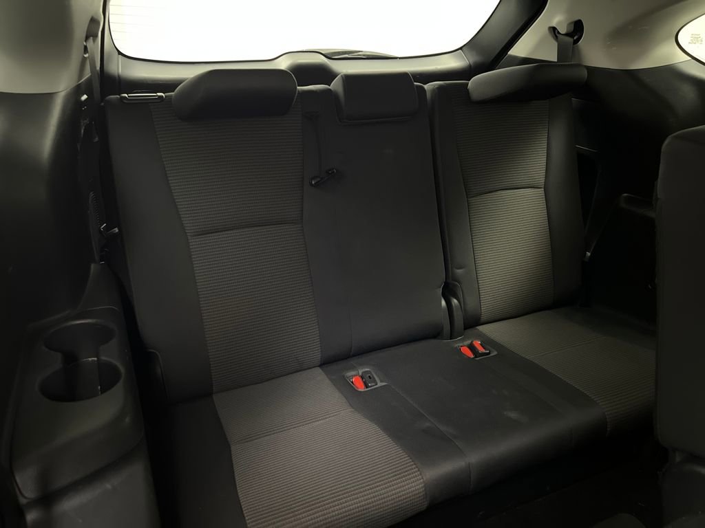 Used 2023 Toyota Highlander LE image 33