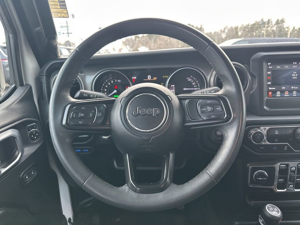 Used 2023 Jeep Wrangler Unlimited image 17