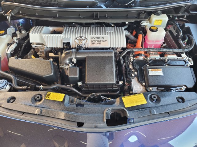 Used 2014 Toyota Prius Three w/ Solar Roof Package FWD image 34