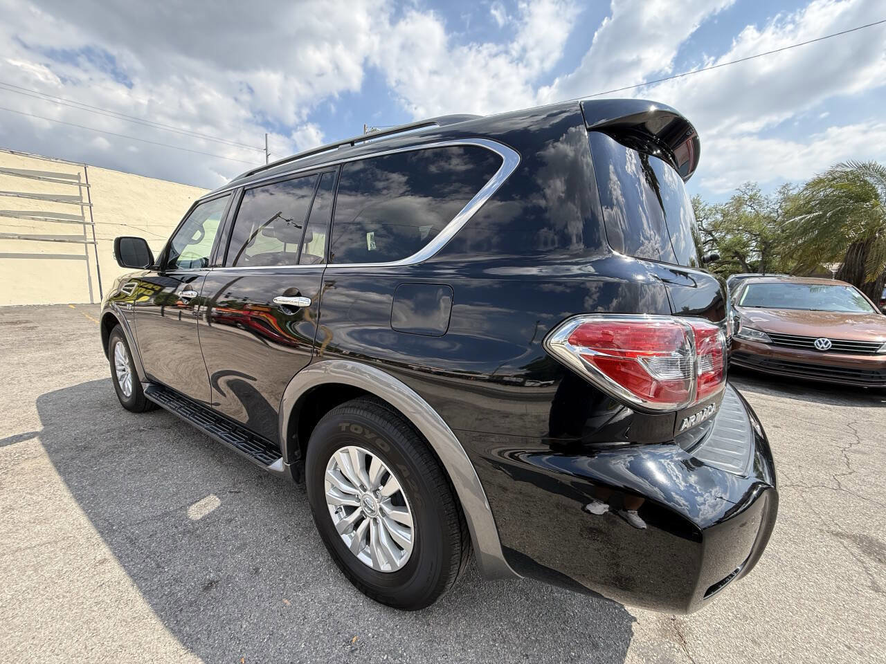 Used 2019 Nissan Armada SV w/ Driver Package RWD image 5