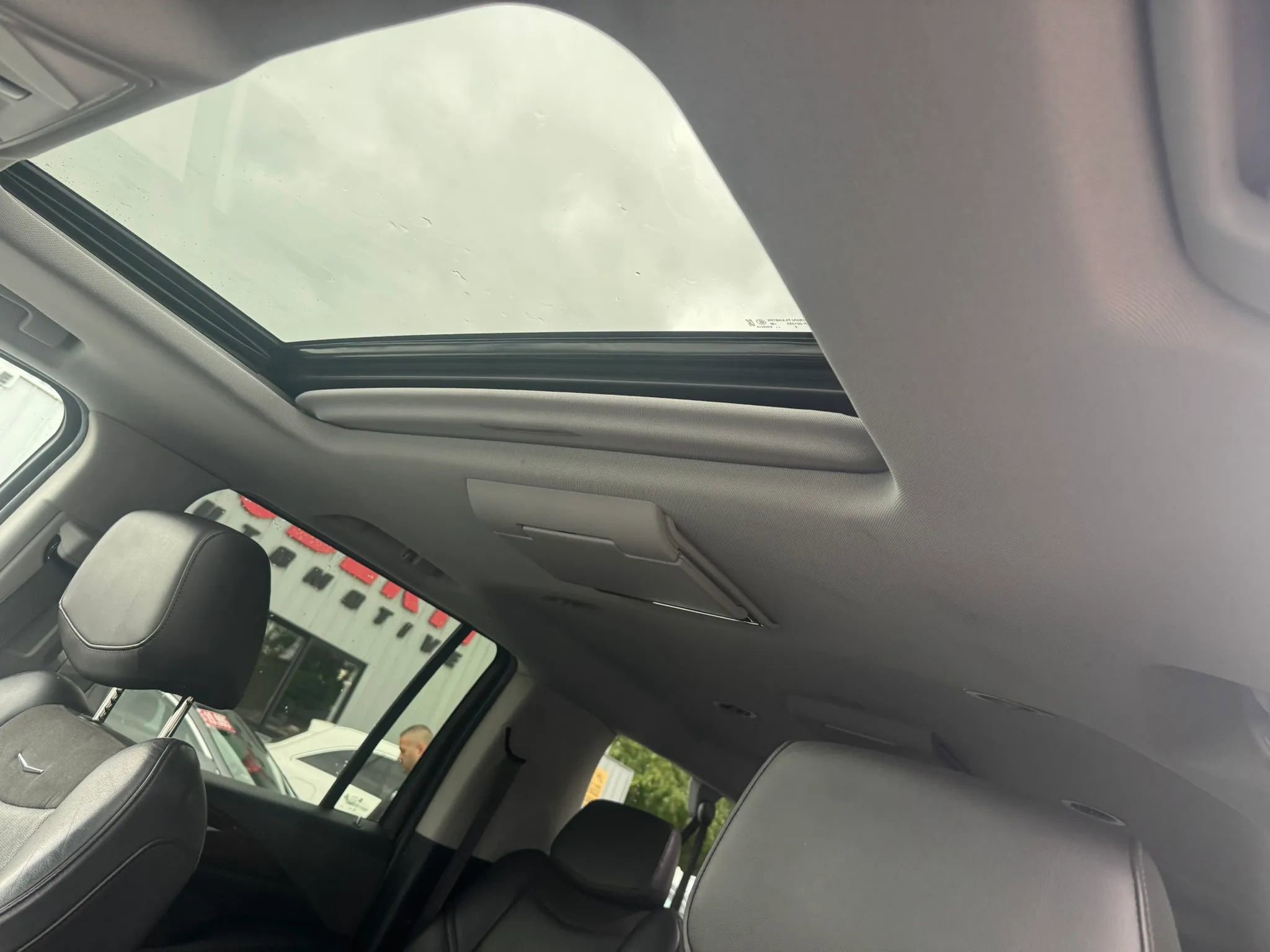 Used 2019 Cadillac Escalade ESV Luxury AWD/4WD image 18