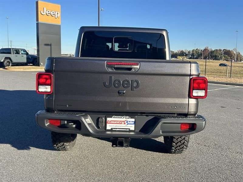 New 2025 Jeep Gladiator Sport image 9
