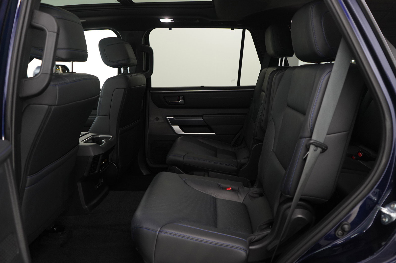 Used 2025 Toyota Sequoia Platinum image 14