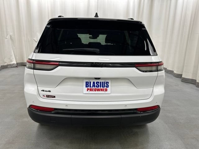 Used 2024 Jeep Grand Cherokee Altitude AWD/4WD image 32