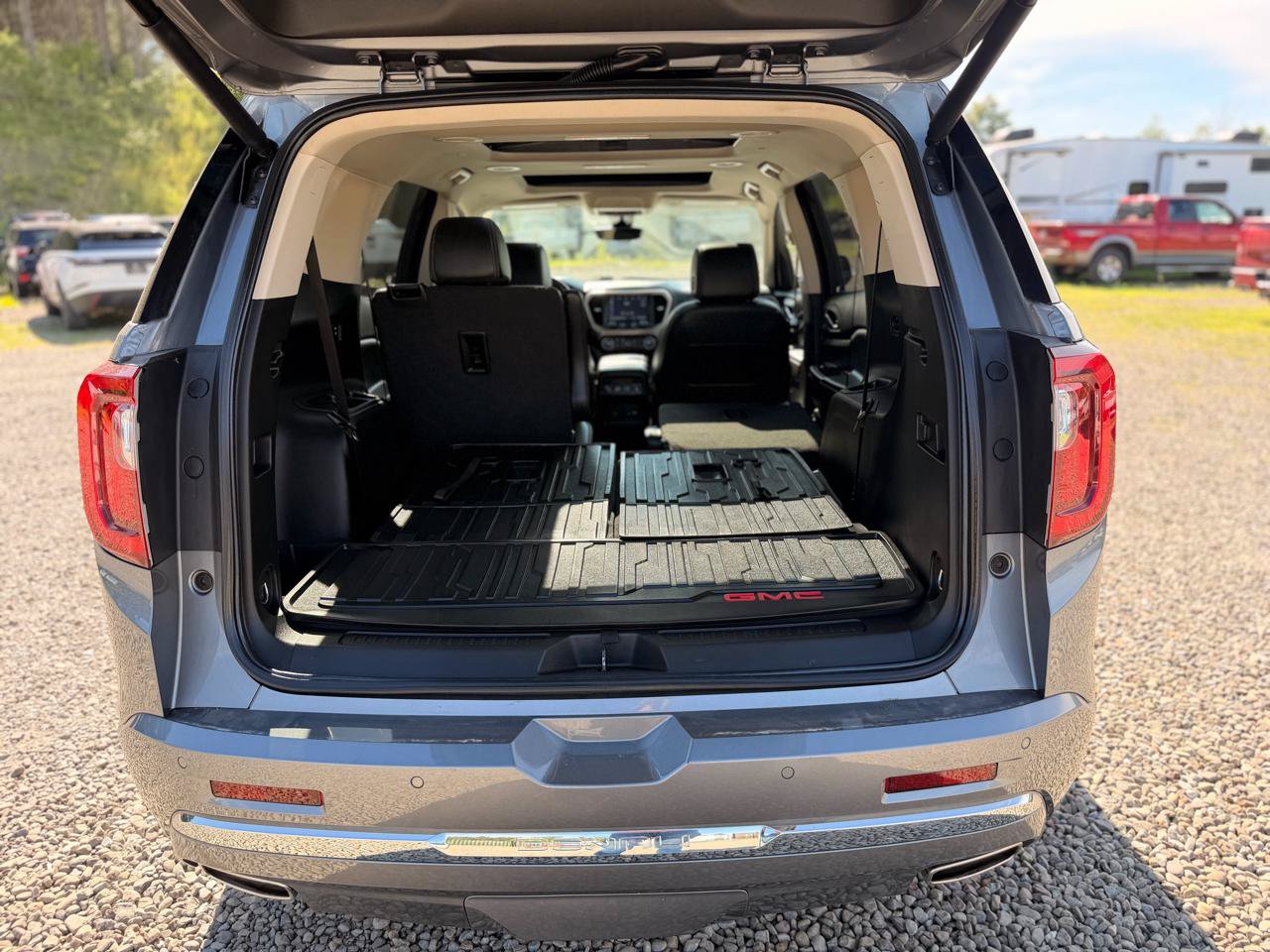 Used 2022 GMC Acadia Denali w/ GMC Pro Grade Package AWD/4WD image 19