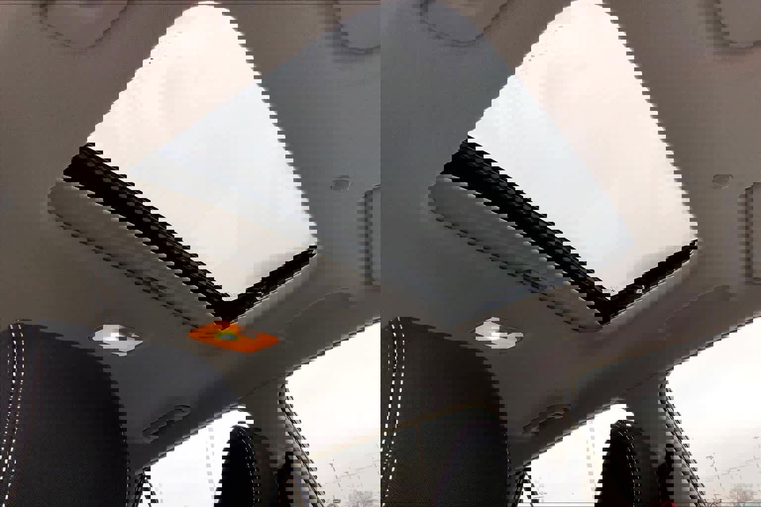 Used 2025 Hyundai Venue SEL image 13