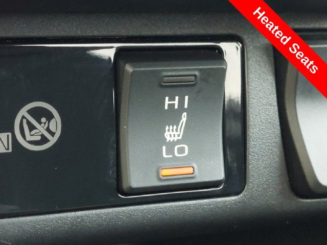 Used 2025 Toyota RAV4 XLE w/ Convenience Package AWD/4WD image 16