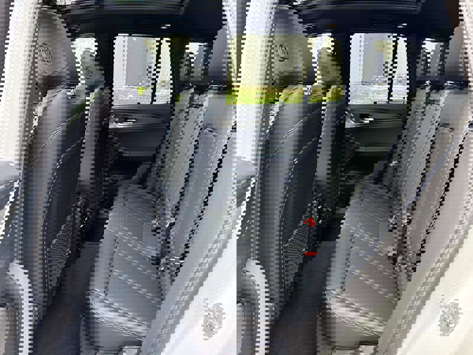 Used 2022 BMW X3 M40i image 15