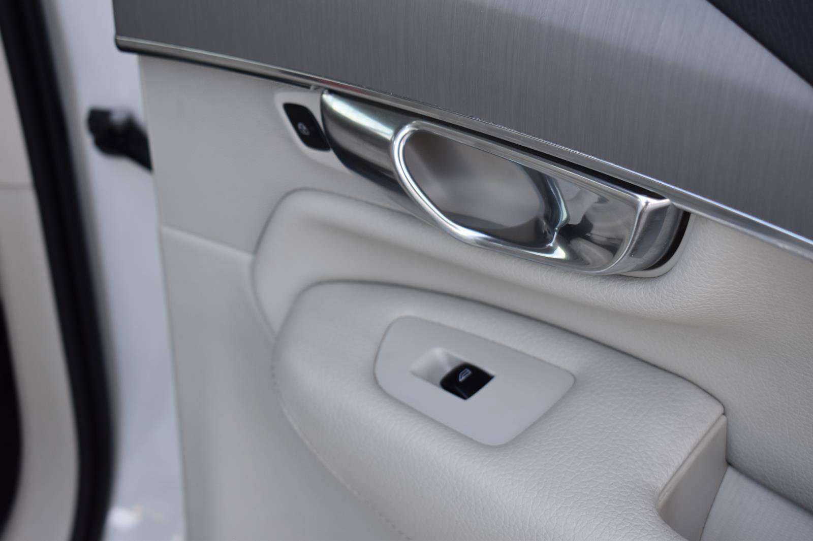 Used 2021 Volvo XC90 T5 Momentum w/ Protection Package Premier FWD image 59