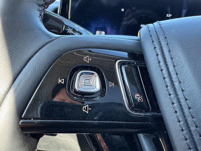 Certified 2025 Lincoln Aviator AWD image 18