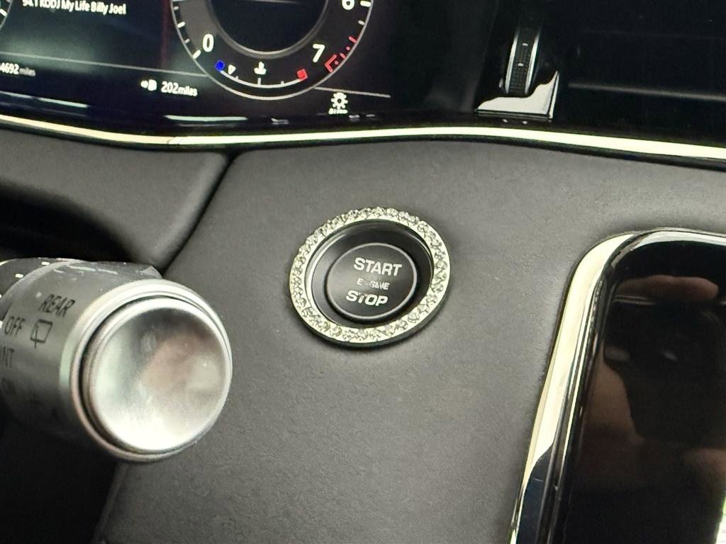 Used 2020 Land Rover Range Rover Evoque R-Dynamic SE image 41