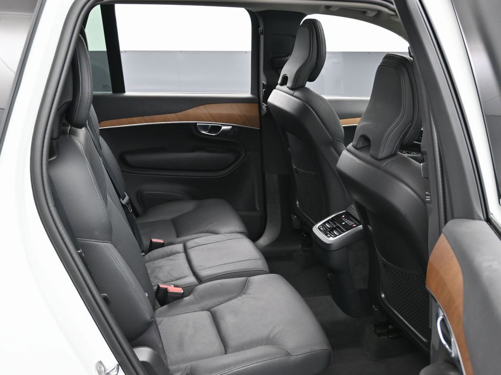 Used 2024 Volvo XC90 B5 Plus image 36