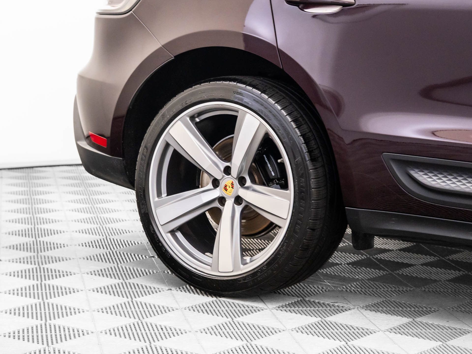 Certified 2023 Porsche Macan image 35