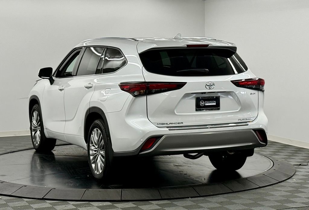 Used 2026 Toyota Highlander Platinum image 10