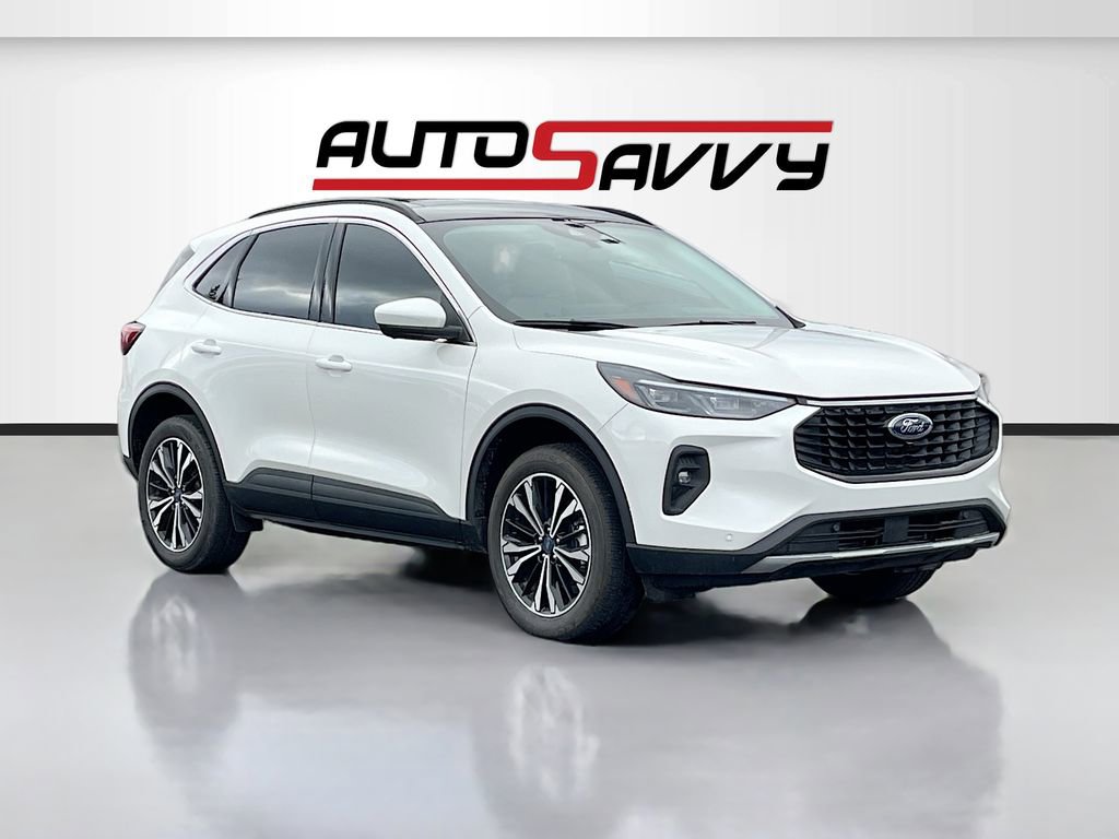 Used 2025 Ford Escape Platinum w/ Premium Technology Package AWD/4WD image 1