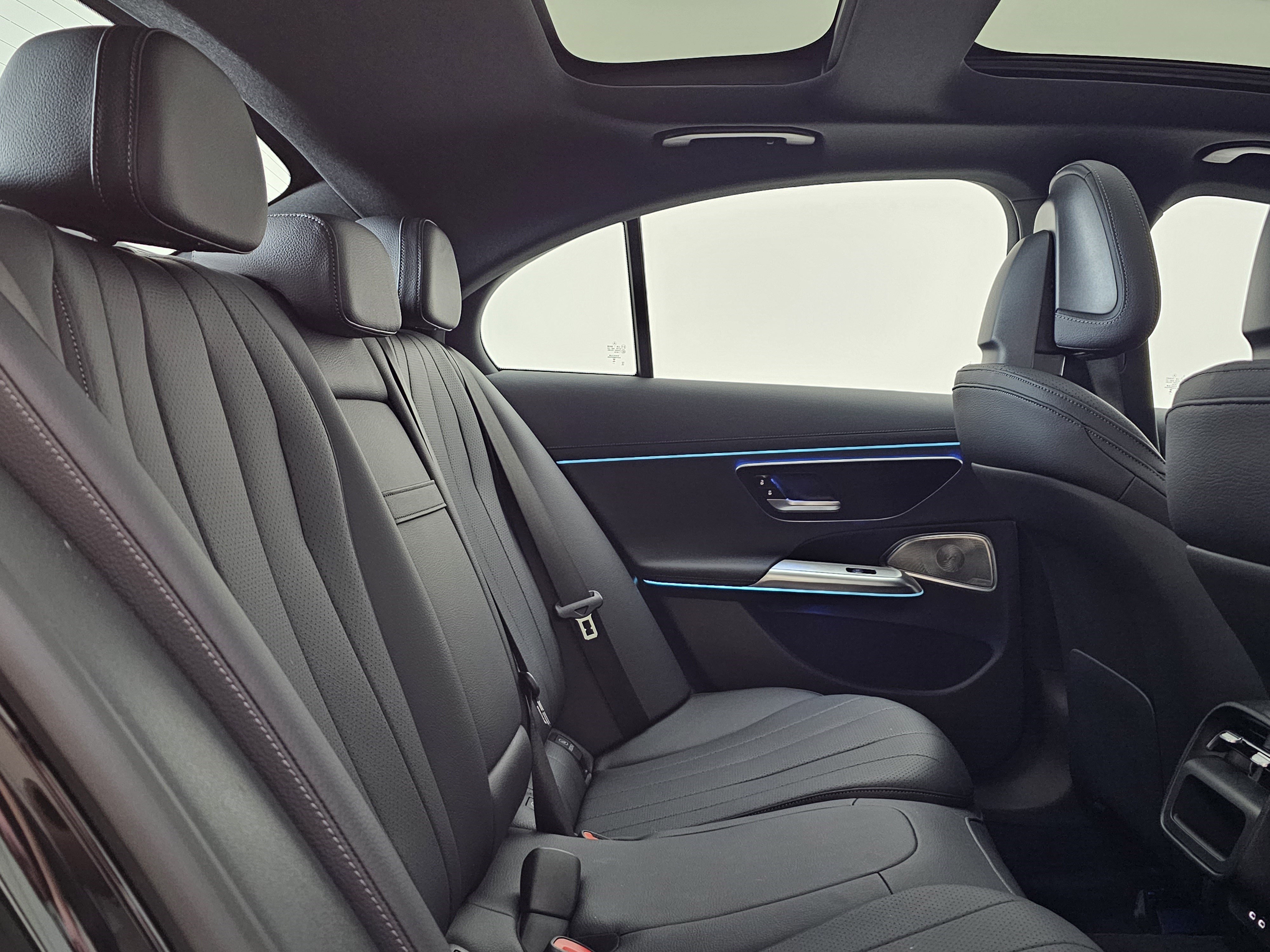 Used 2024 Mercedes-Benz E 350 4MATIC Sedan image 24