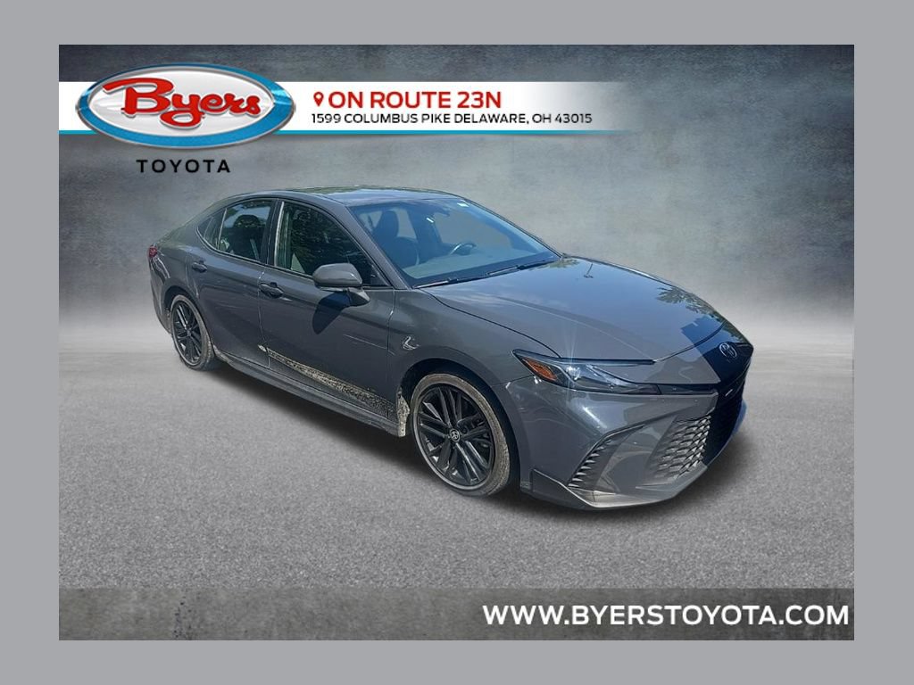 Used 2025 Toyota Camry SE FWD image 1