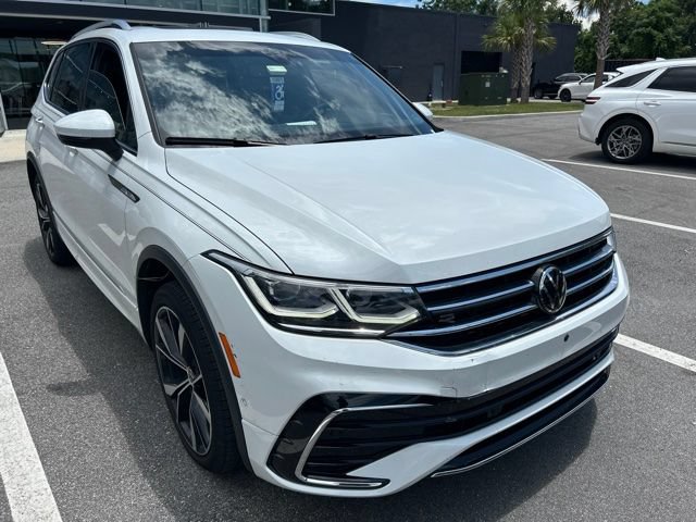 Used 2024 Volkswagen Tiguan SEL R-Line AWD/4WD image 2