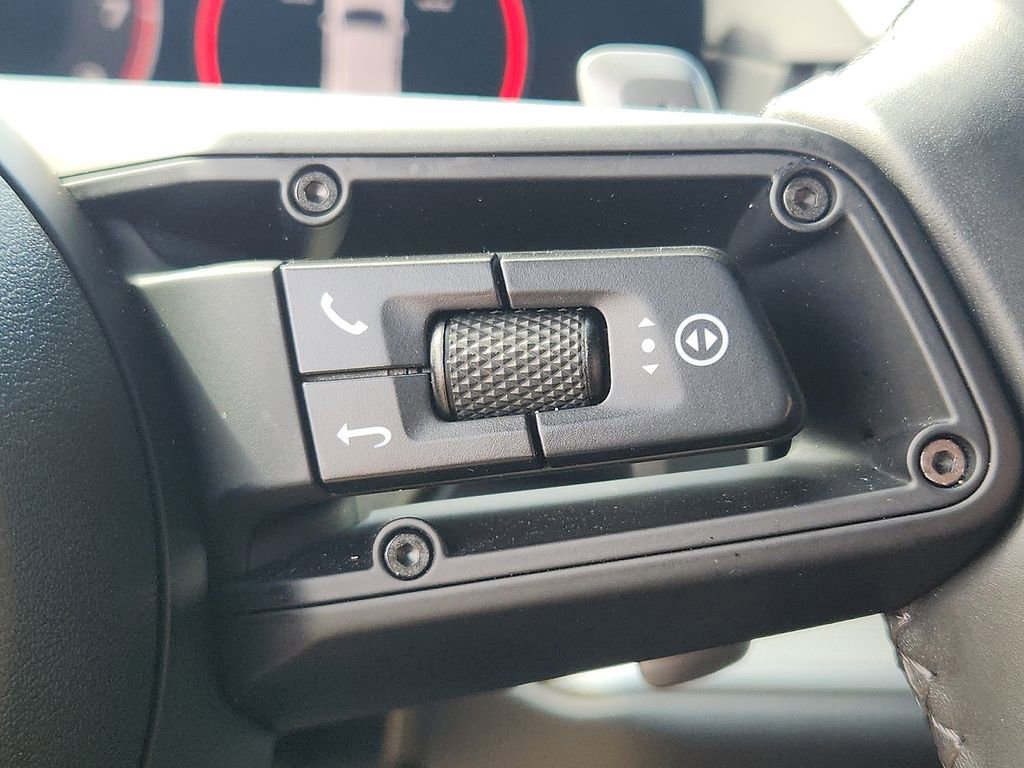 Certified 2025 Porsche Cayenne E-Hybrid image 21