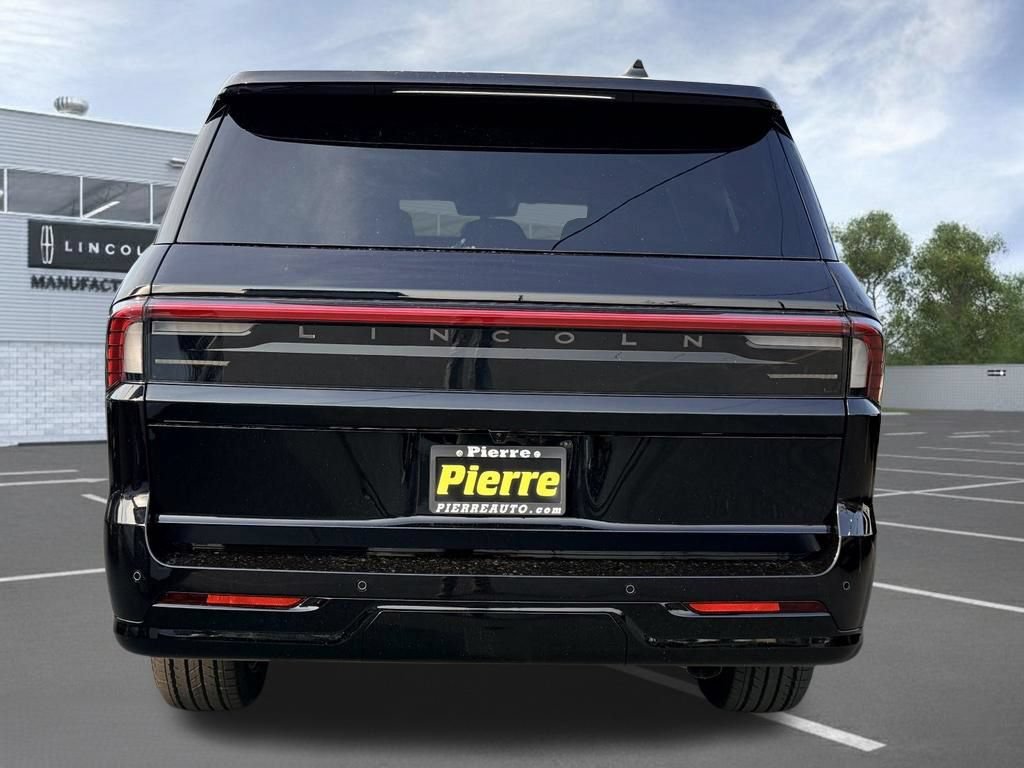 New 2027 Lincoln Navigator L Premier AWD/4WD image 6