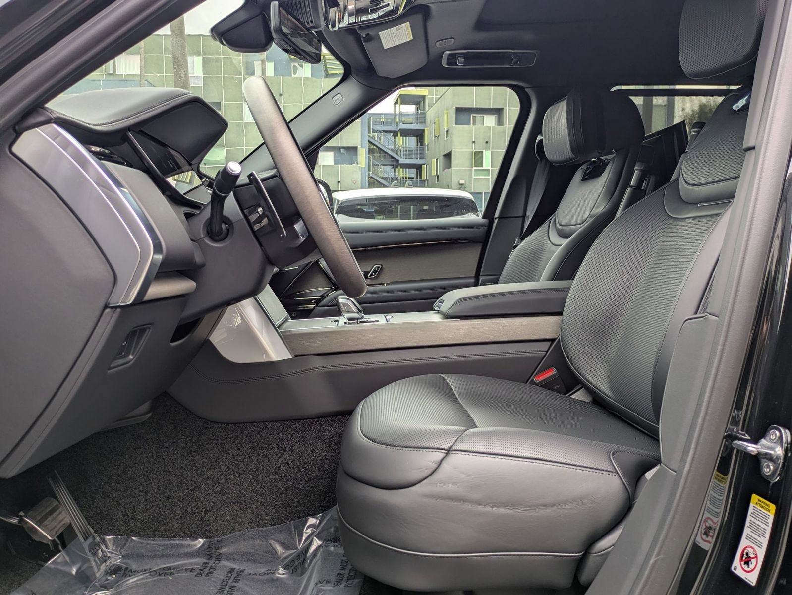 New 2026 Land Rover Range Rover SV AWD/4WD image 14