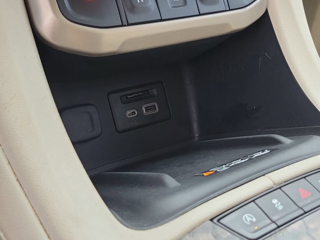 Used 2020 GMC Acadia Denali w/ Technology Package FWD image 29