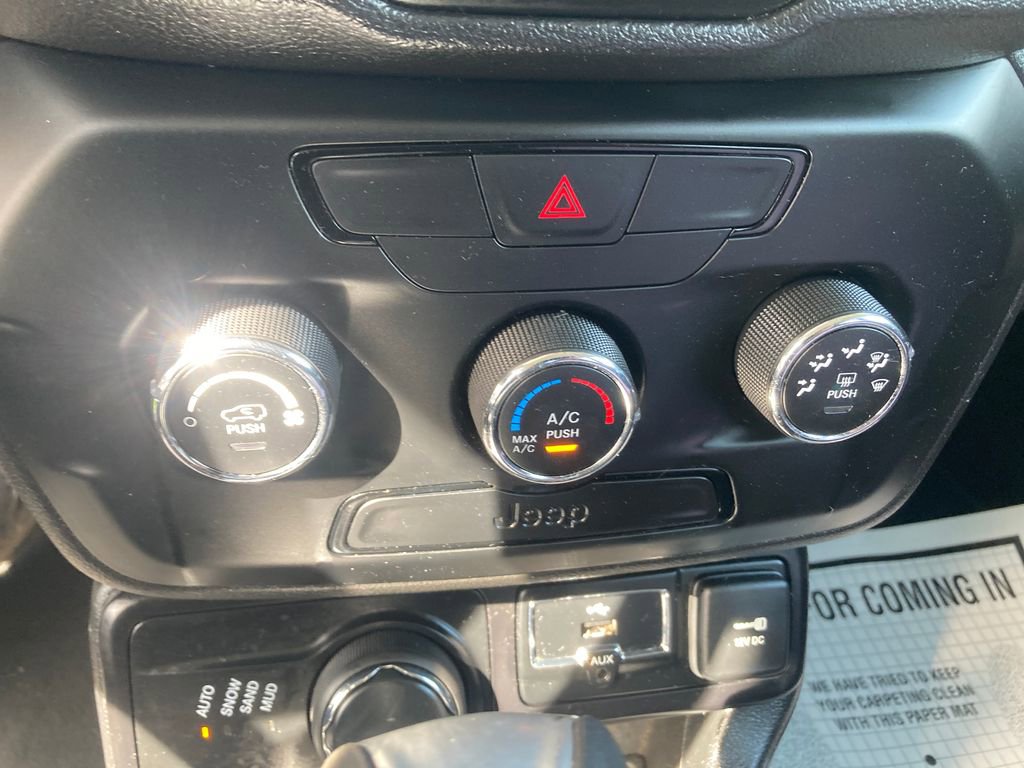 Used 2018 Jeep Renegade Sport w/ Power & Air Group image 25