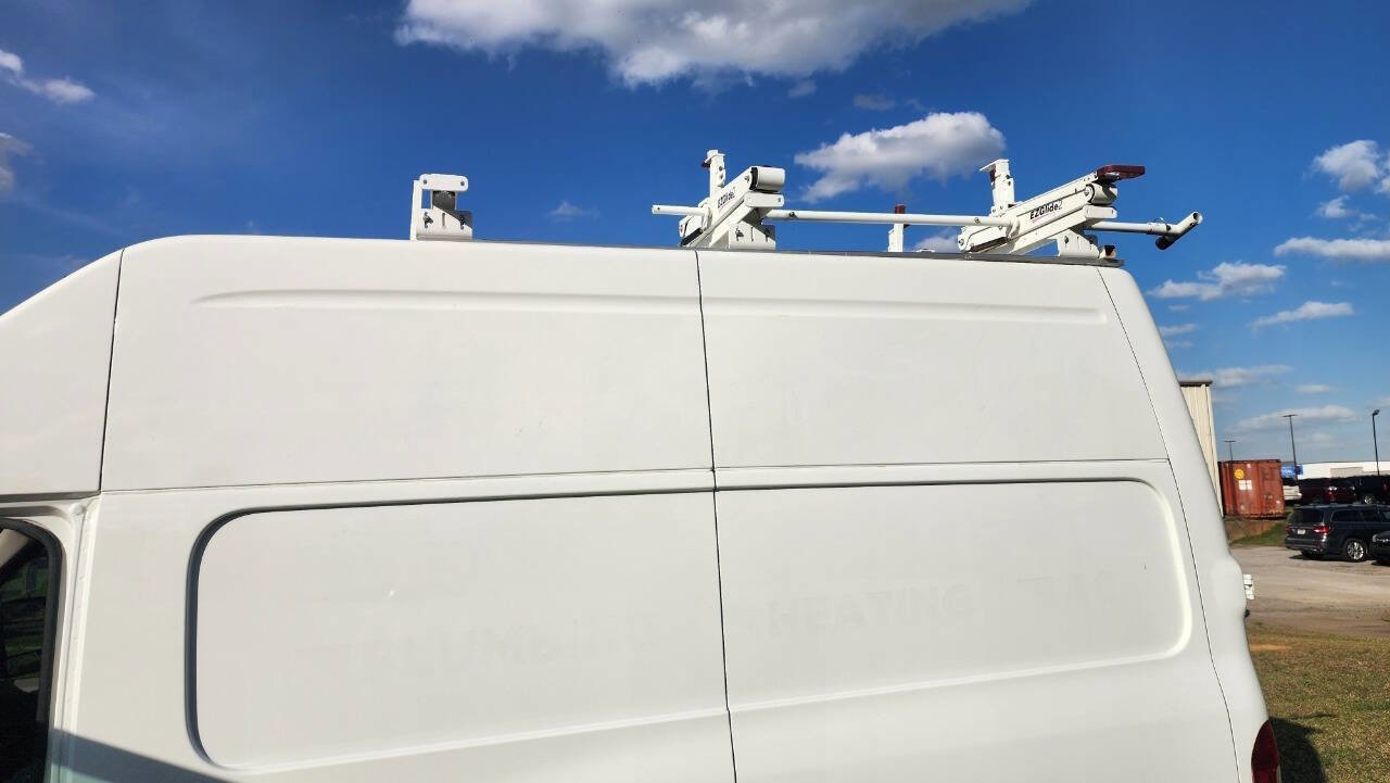 Used 2020 Nissan NV 2500 SV image 20