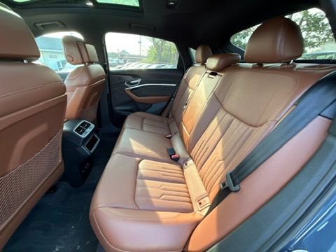 Used 2021 Audi e-tron Prestige w/ Prestige Package AWD/4WD image 18