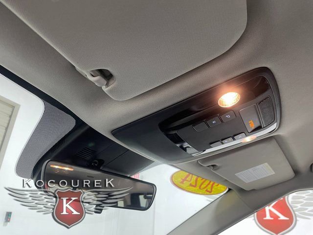Used 2024 Kia Carnival LX image 18