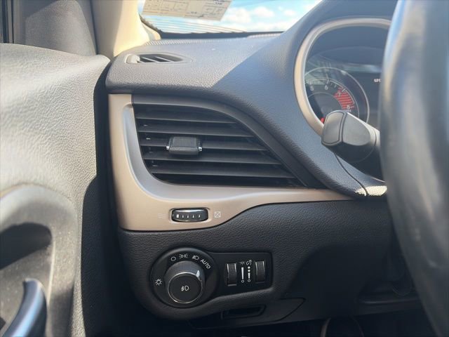 Used 2017 Jeep Cherokee Limited image 20