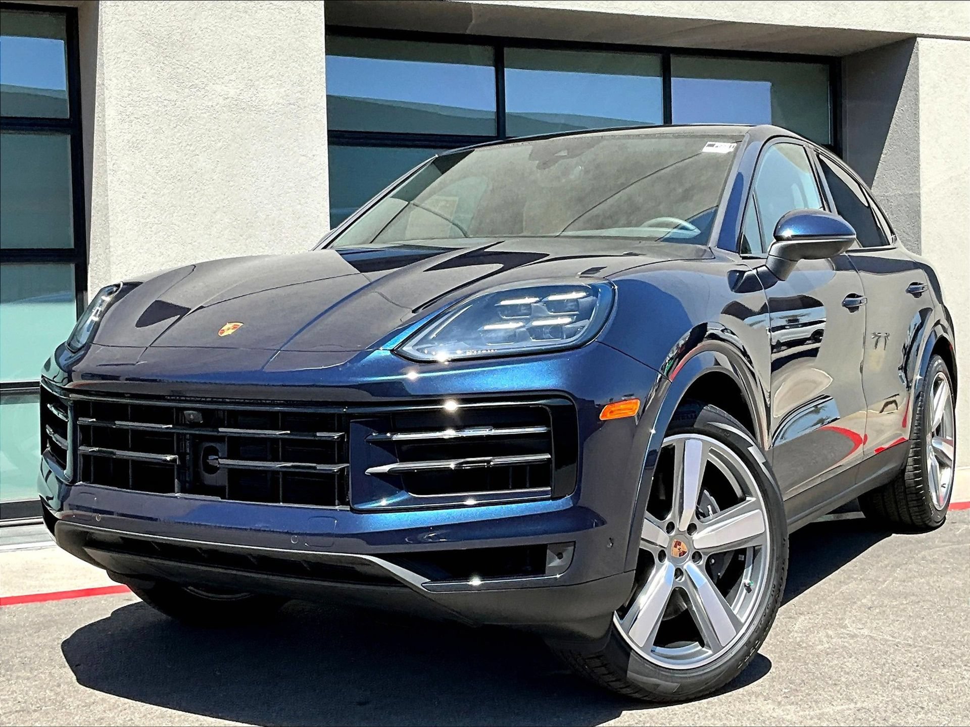 Certified 2025 Porsche Cayenne Coupe AWD/4WD image 1