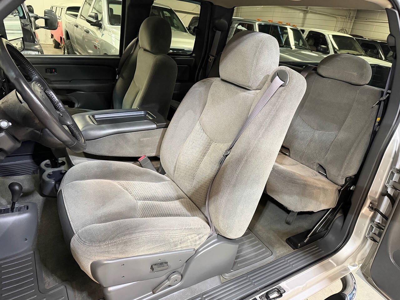 Used 2006 Chevrolet Silverado 2500 LT w/ Skid Plate Package AWD/4WD image 18