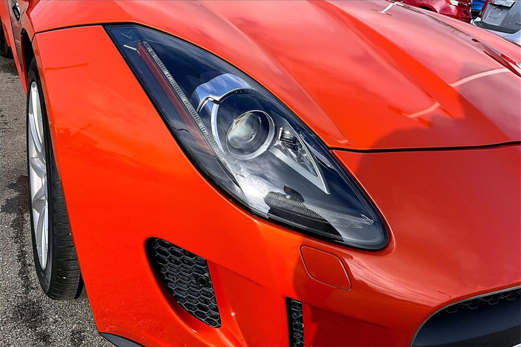 Used 2015 Jaguar F-TYPE Convertible image 27