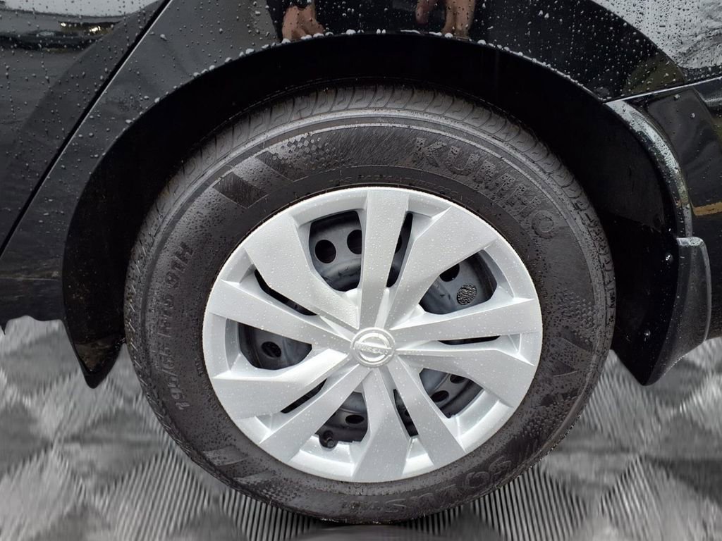 Used 2025 Nissan Versa S w/ Trunk Package image 21