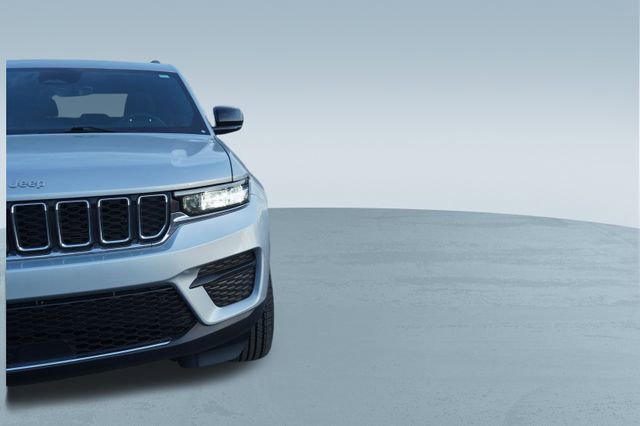 Used 2025 Jeep Grand Cherokee Laredo w/ Luxury Tech Group I image 38