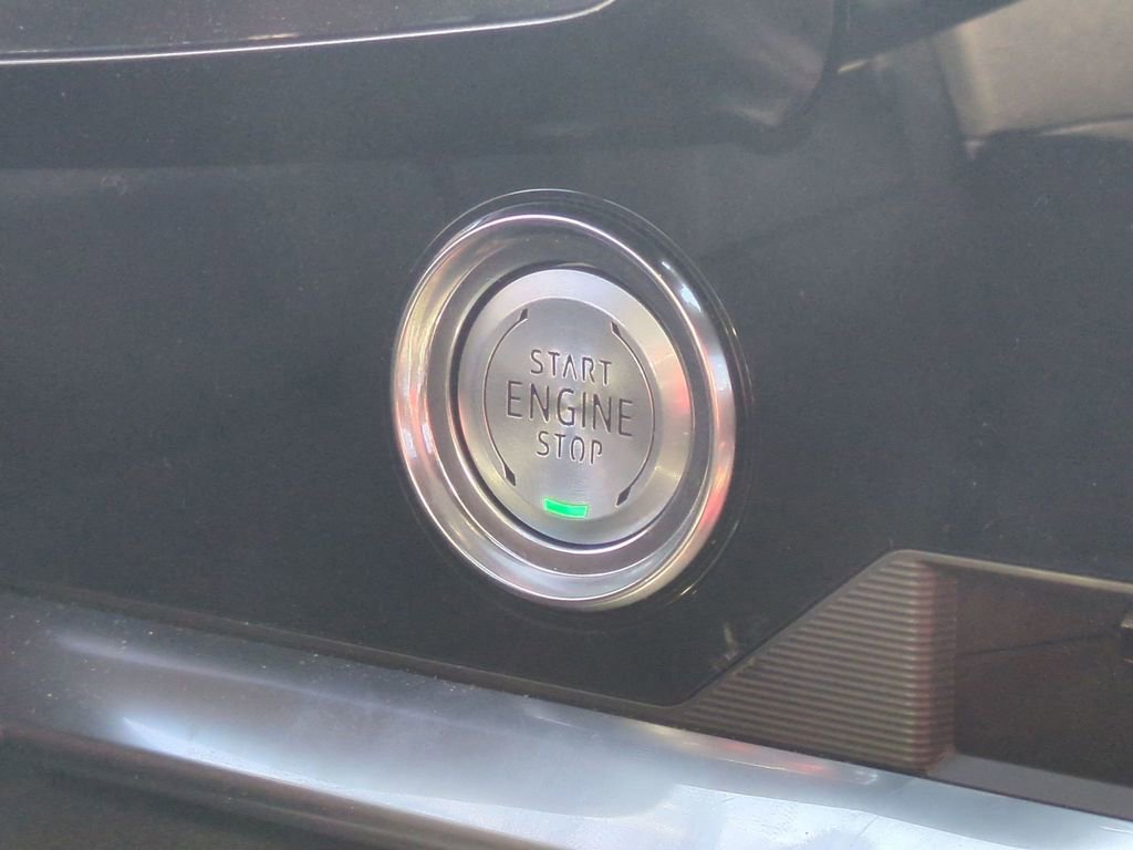 Used 2021 Chevrolet Corvette Stingray Coupe w/ Z51 Performance Package image 21