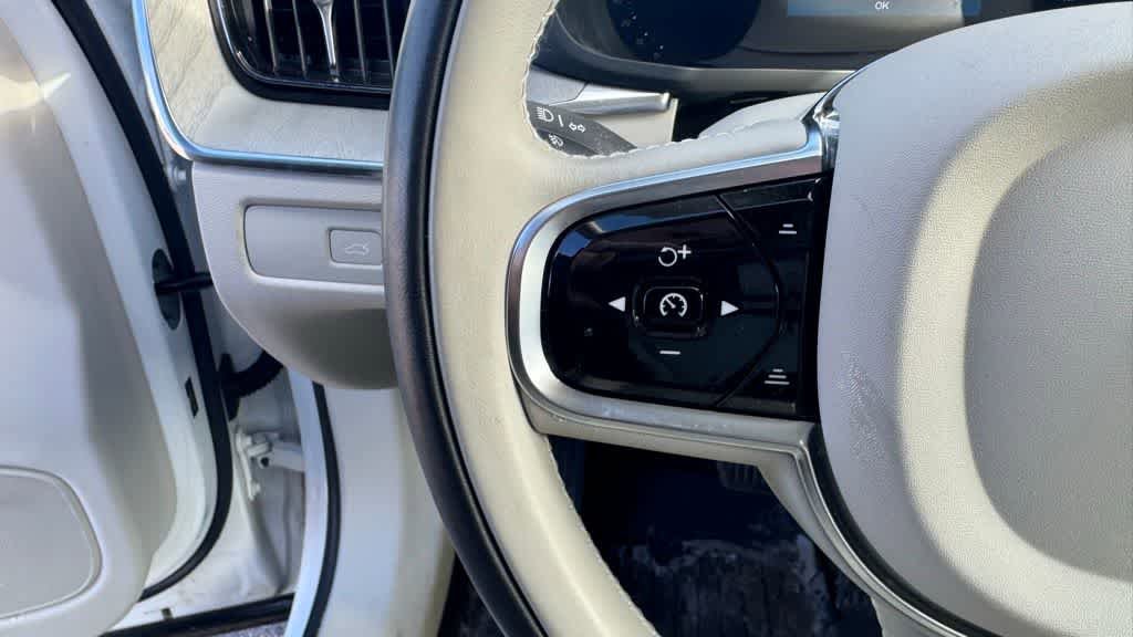 Used 2023 Volvo XC60 B5 Plus w/ Climate Package AWD/4WD image 18