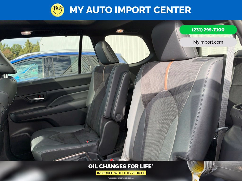 Used 2025 Toyota Grand Highlander AWD Hybrid image 23