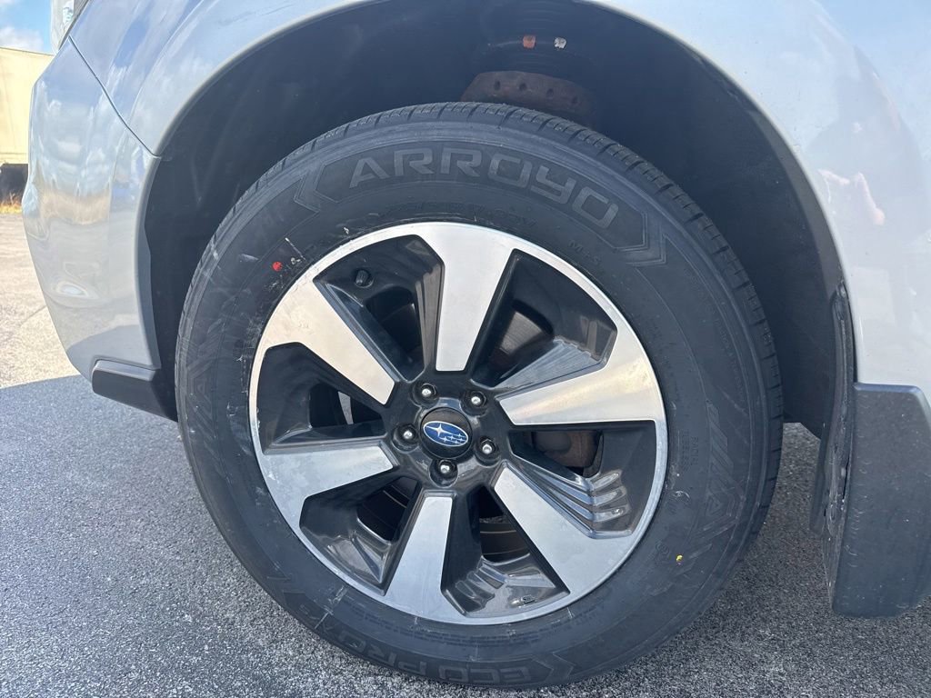 Used 2017 Subaru Forester 2.5i Limited AWD/4WD image 9
