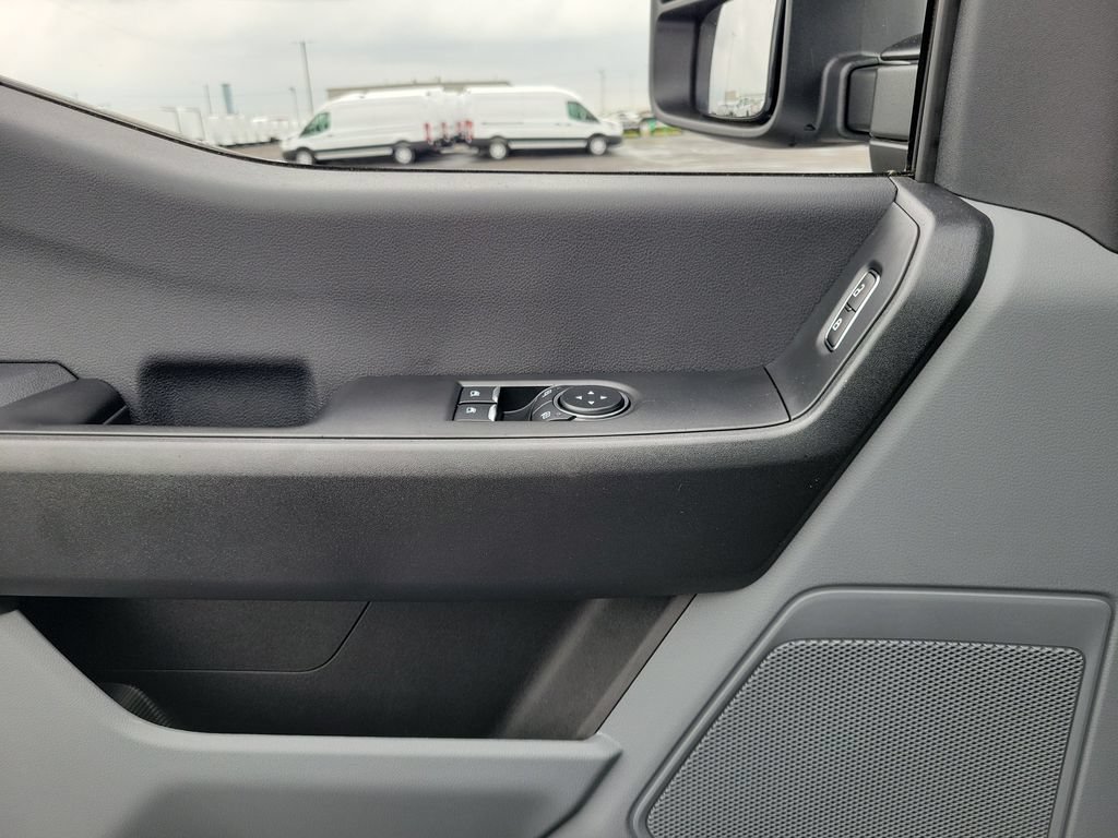 New 2026 Ford F550 4x4 Regular Cab Super Duty image 18