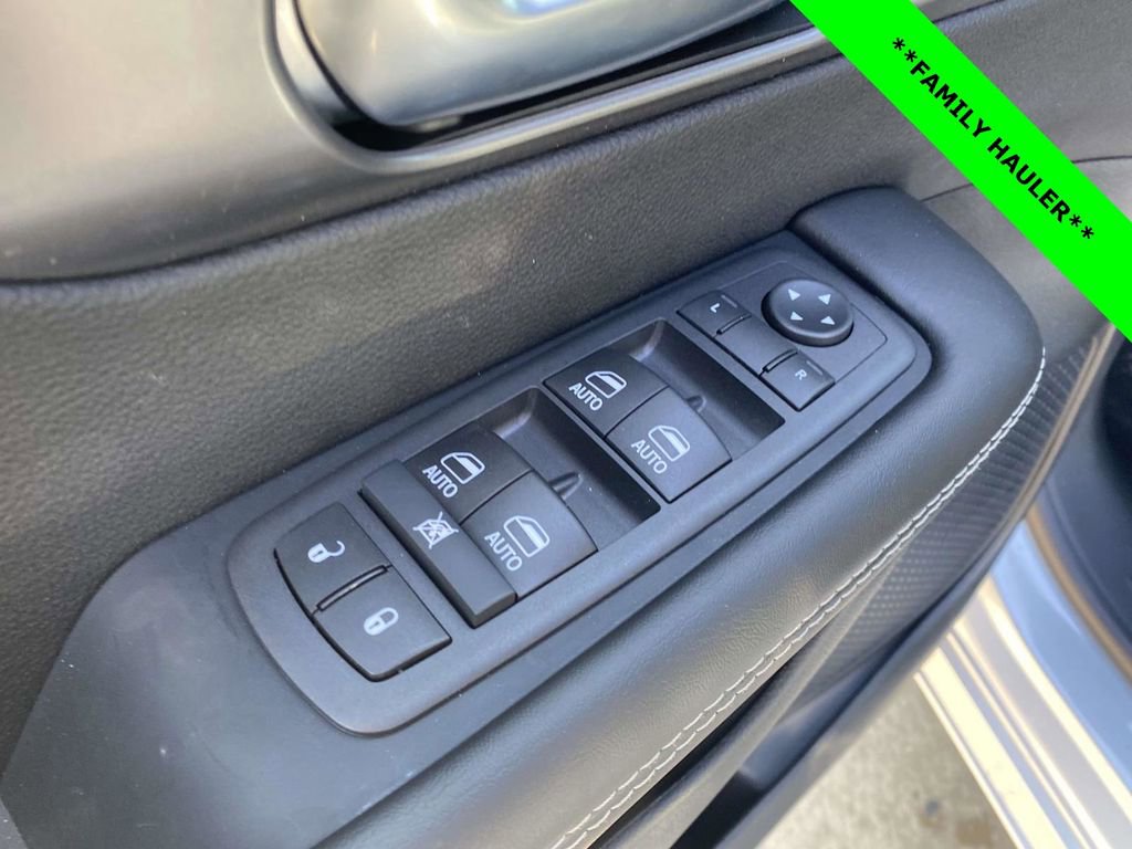 New 2026 Chrysler Pacifica Select image 15